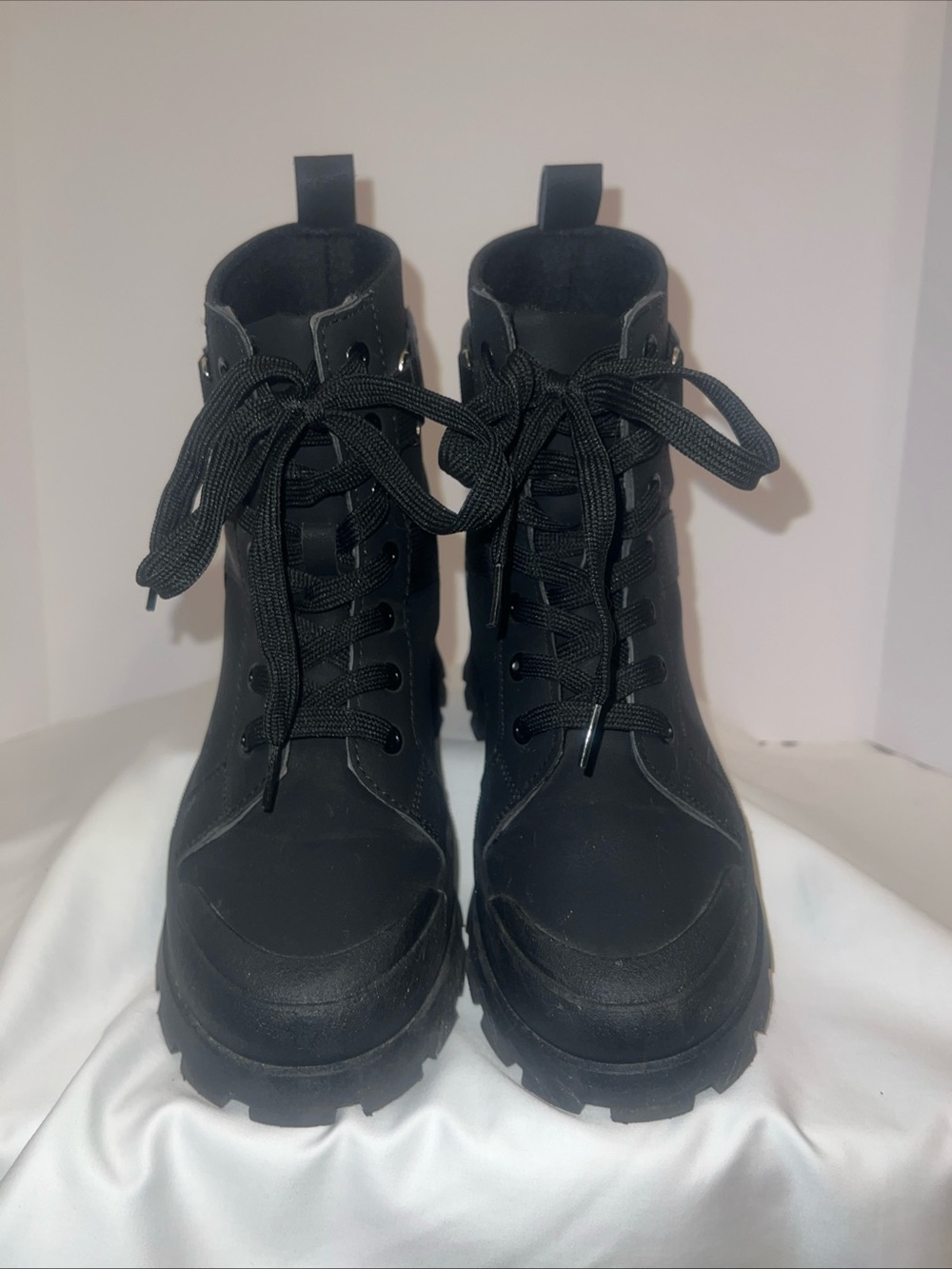 Women’s Black Lace-Up Chunky Sole Boots